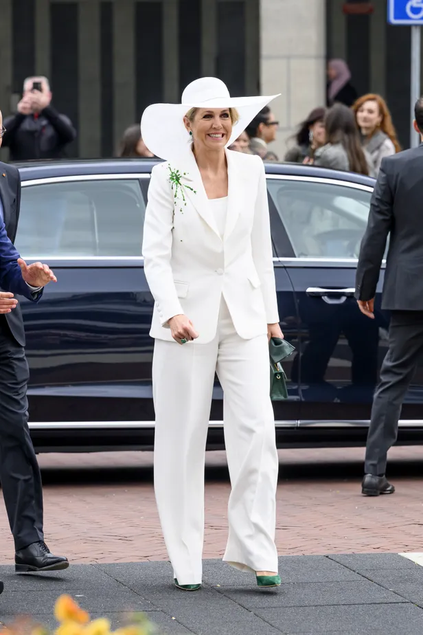 Outfit-foto van koningin Máxima bij State of Fashion Biënnale in Arnhem.