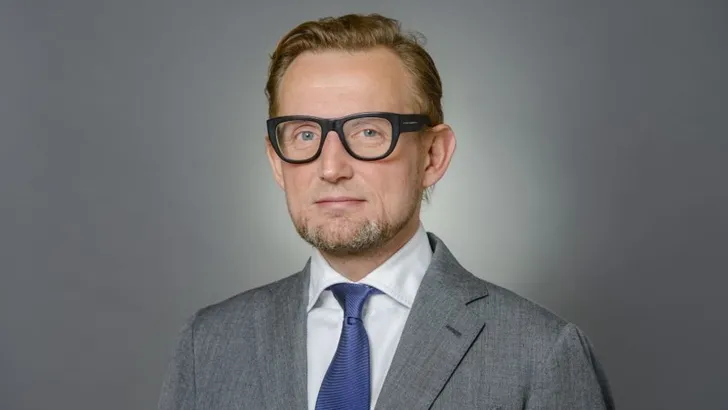 Snelle jongen: prins Bernhard racet op Le Mans