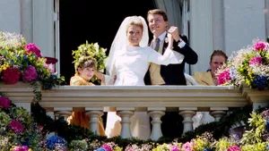 Prins Constantijn en prinses Laurentien vieren hun 25-jarig huwelijk! Blik terug op hun prachtige bruiloft, de koninklijke gasten en haar iconische tiara.