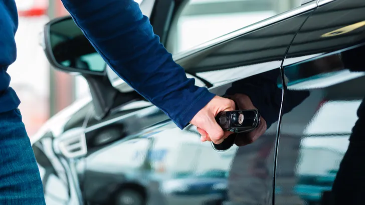 Duitse politie spoort verdwenen 'klant' na proefrit razendsnel op dankzij GPS-tracker