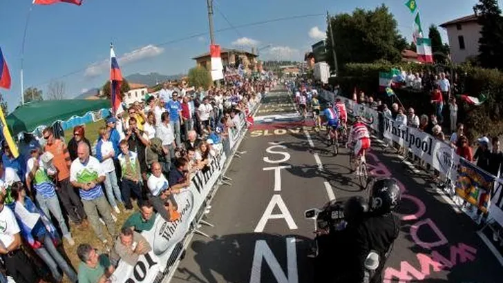 WK: Italianen stropen na drie uur mouwen op