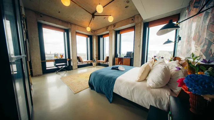 Sir Adam Hotel met uitzicht op Sail Amsterdam