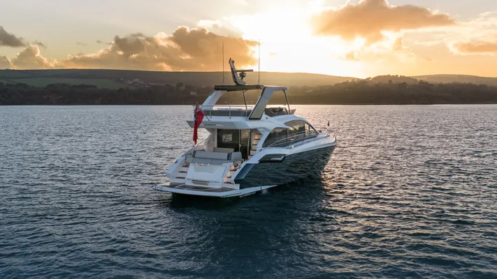 Sunseeker Manhattan 56