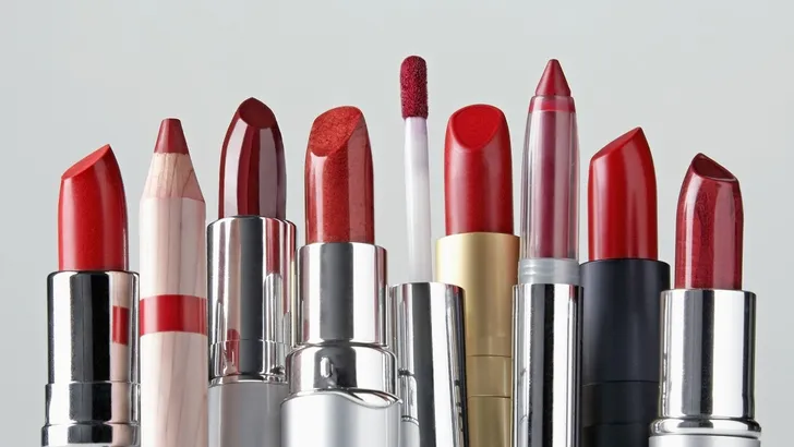 10 jaar jonger in 2 minuten met deze lipstick-hacks!