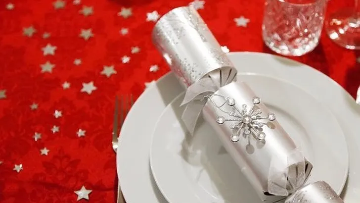 Stijlvolle christmas crackers maak je simpel zelf