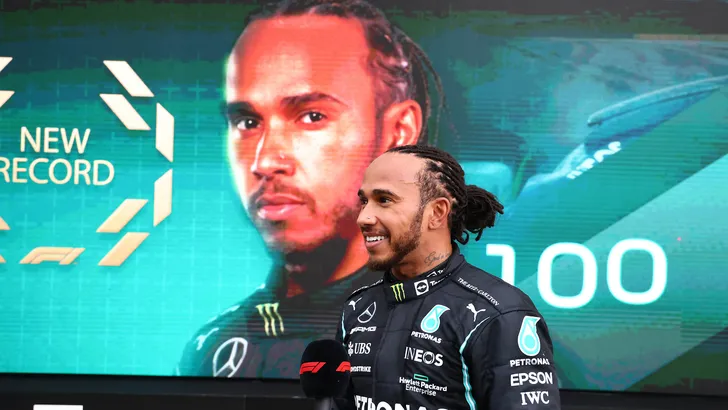 RTL trapt open deur in: 'Lewis Hamilton is gewoon bij onthulling nieuwe Mercedes'