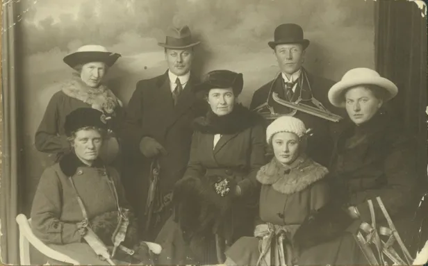 De leden van de ijsclub Nocht en Wille, 1917