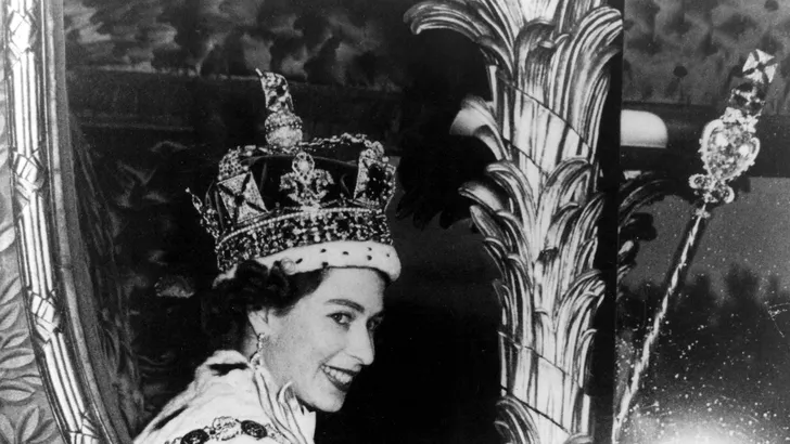 Queen Elizabeth Crowning 1953 - bsr agency