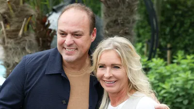 Mariska en Frans Bauer zijn intens gelukkig met kleinzoon Jantje. Toch was de start erg spannend door een bevalling die zeven weken te vroeg begon.