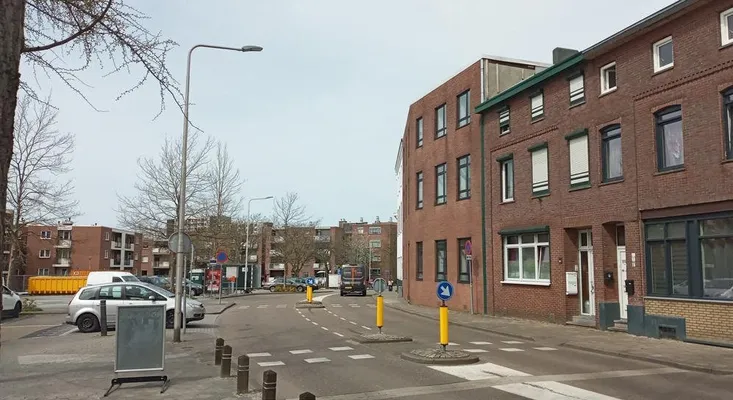 Rechts het huis waar Aziz woonde.