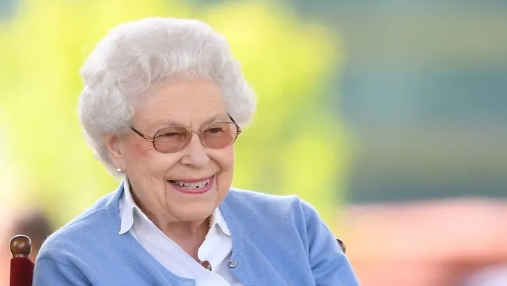 Queen Elizabeth verbreekt jarenlange traditie