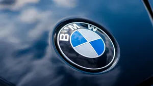 Hij betaalde maar 500 dollar voor een BMW van 50.000 en vond het probleem dat de dealer over het hoofd had gezien