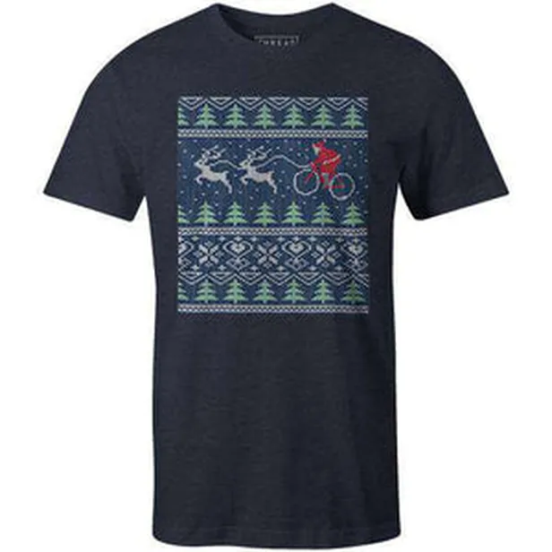 T-shirt in kerstsferen met een kerstman op een fiets die wordt wordt voortgedreven door rendieren