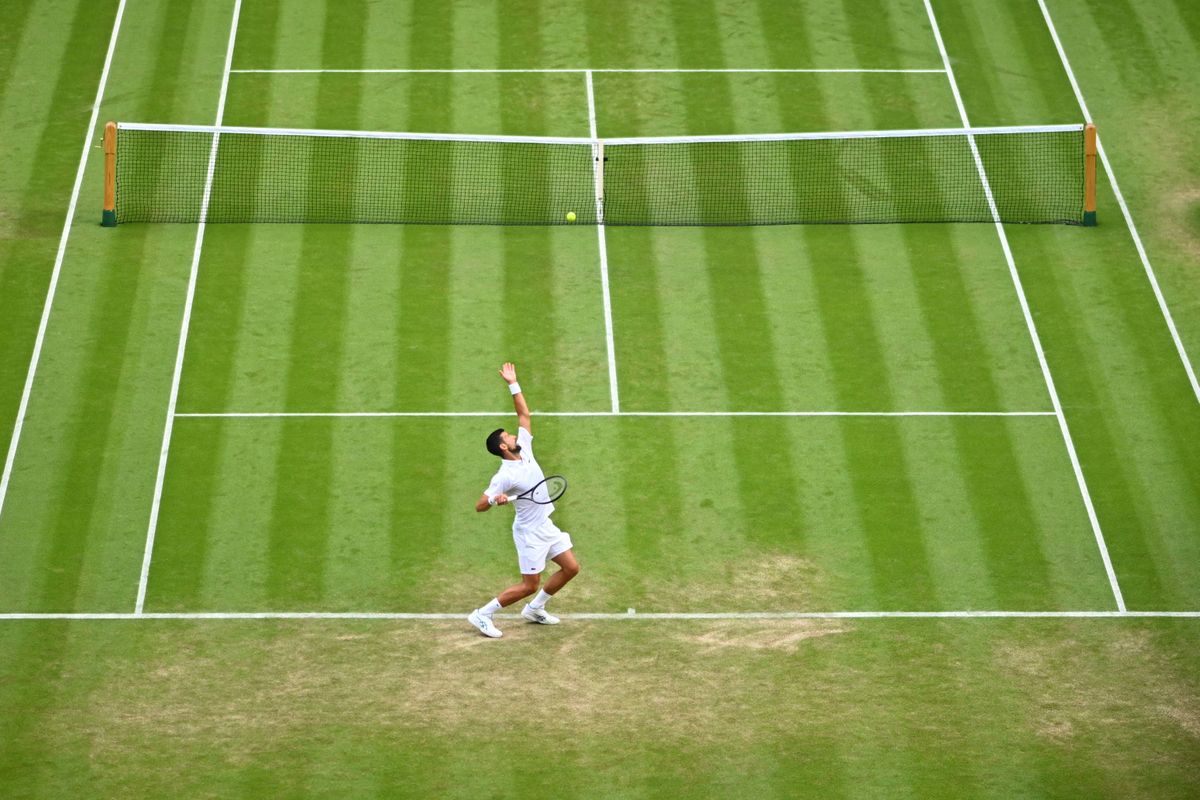 Wimbledon Sensatie: De 13-jarige Illia Snaksarov Bewijst Dat Tennis Verhalen Kan Vertellen!