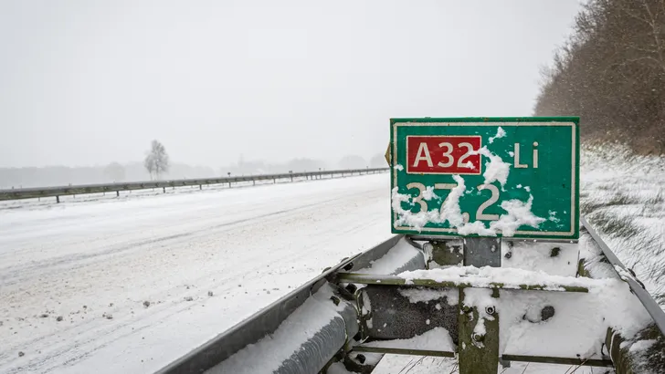 Vijf essentiële tips om je auto heel te houden als de weg verandert in een ijsbaan