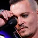 Schokkende beelden: Johnny Depp snijdt vingertopje af na woede-uitbarsting