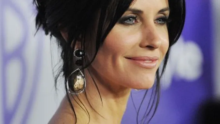 RODE LOPER + COVERMODEL: COURTENEY COX