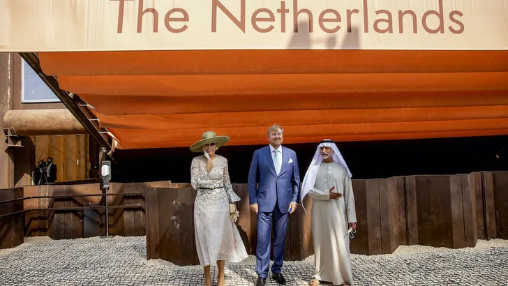 Máxima doet een tropische outfitwissel