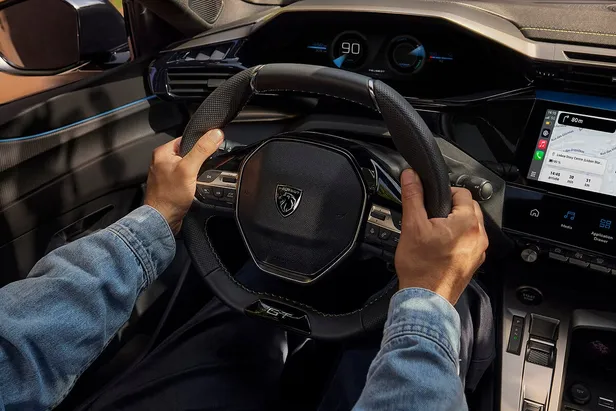 Nieuwe Peugeot 308 en 308 SW: facelift en meer actieradius (én concurrentie voor de Golf, Mégane en Tesla?)