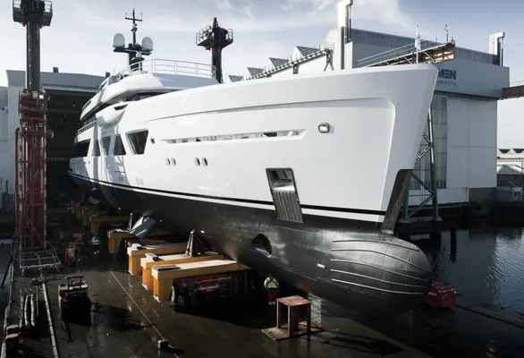 Amels 60 Damen Yachting 