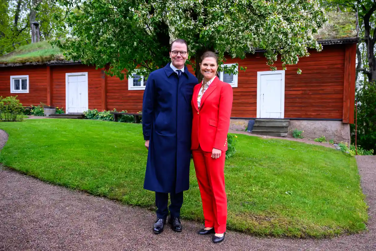 Kroonprinses Victoria en prins Daniel van Zweden in Linnés Hammarby, vlakbij Uppsala, in mei 2026.