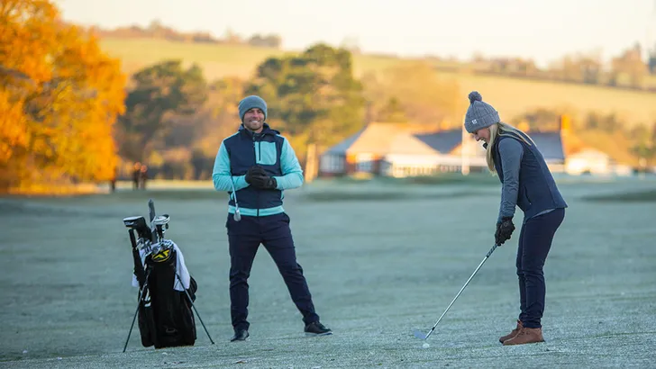 Met deze golfkleding kom je warm de winter door