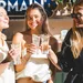 Drie vrouwen proosten met een St-Germain Spritz