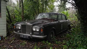 Gepensioneerde diepzeeduiker verstopte deze Rolls-Royce in een heg nadat liefhebbers dreigden de auto te vernietigen