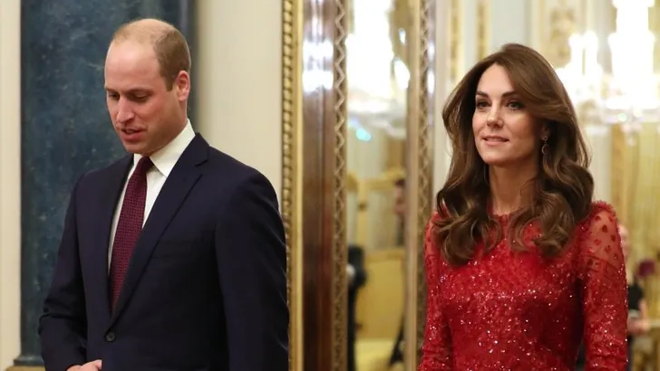 Gespot: hertogin Kate in prachtige én betaalbare jurk