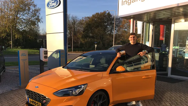 Rinus VeeKay schaft Ford Focus ST aan