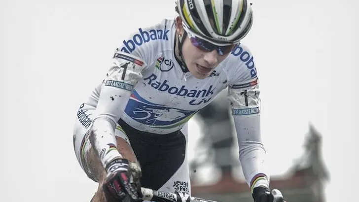 Vos duikt veld weer in voor tien crossen