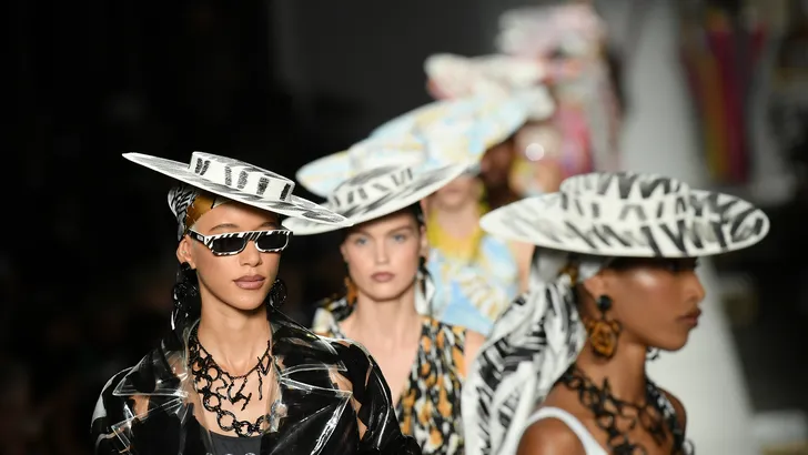 Moschino moet voor de rechter verschijnen wegens racismeschandaal