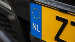 Waarom je deze letters nooit op een Nederlands kenteken ziet en de RDW in juni nog een combinatie moest schrappen