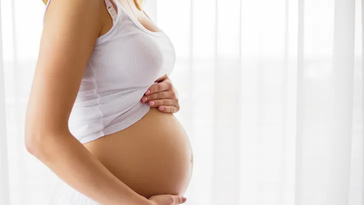 Vrouwen die op deze leeftijd bevallen krijgen slimmere baby's