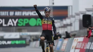 Sven Nys: 'Dankzij afwezigheid Van der Poel is Van Aert nog dominanter'