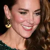 Kate Middleton glittert en schittert weer van top tot teen in Jenny Packham