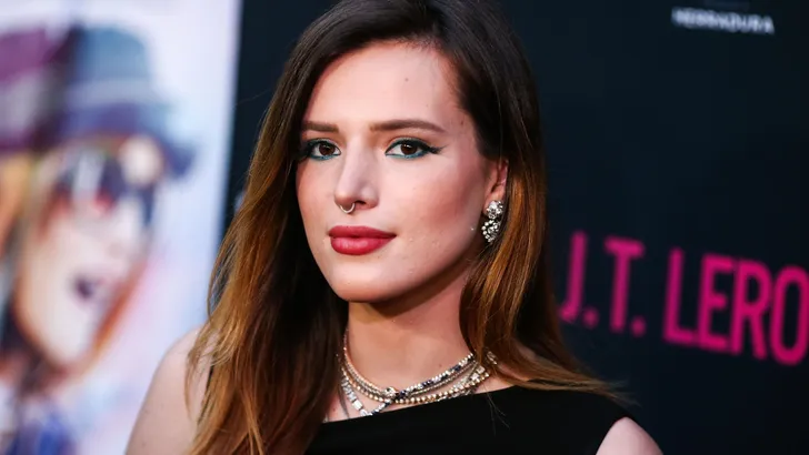 Actrice Bella Thorne zet naaktfoto’s online tegen hacker