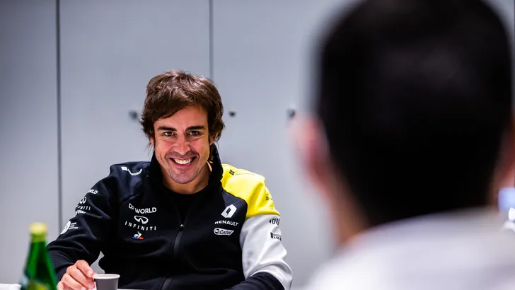 Alonso: 'Hamilton en Vettel hadden geluk'