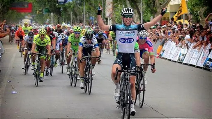 Cavendish wint meteen, snelste in rit één San Luis