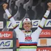 tadej pogacar op podium luik