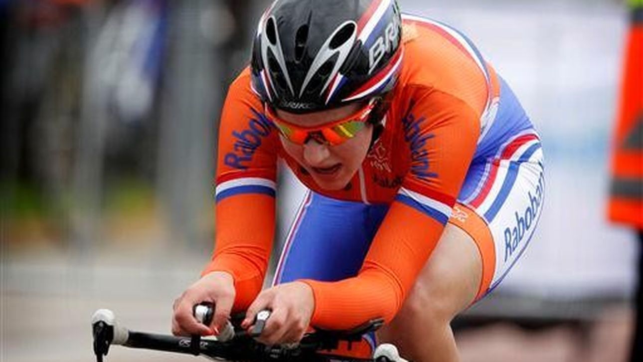 WK: DE JONG PAKT BRONS OP TIJDRIT