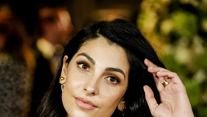 StukTV-Giel wordt 'schijtziek' van bikinifoto's Anna Nooshin
