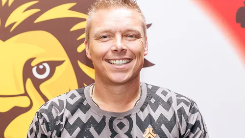 Tony Wyczynski op de persdag van Echte Jongens op Safari in 2025