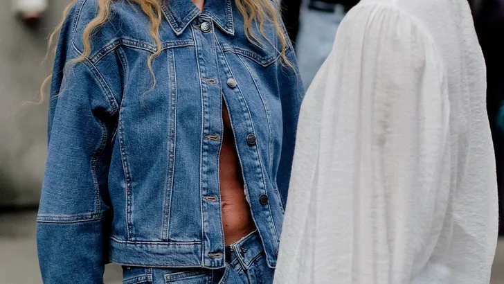 Wij hebben 'm gevonden: het perfecte denim jasje voor nog geen €20