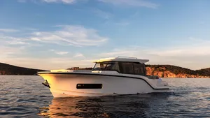 AIATA Wayfinder 38