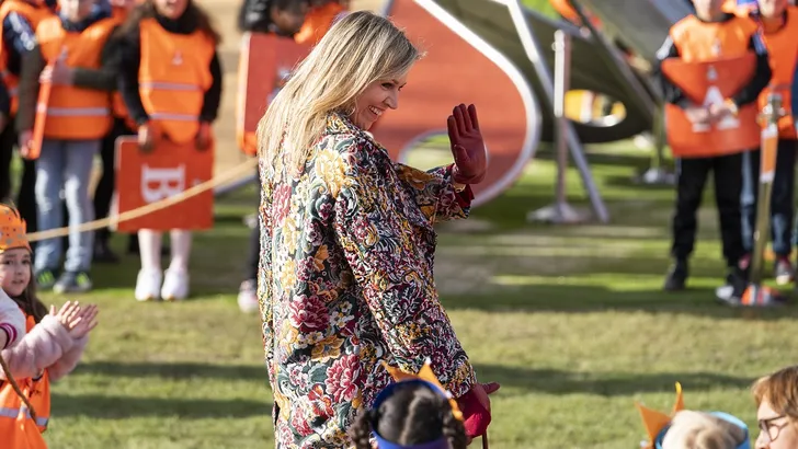 Máxima in Oscar de la Renta voor Koningsspelen 2021