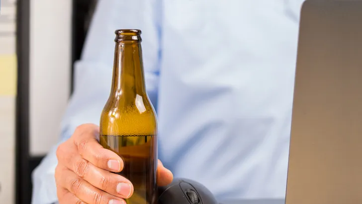 Onderzoek: bier drinken tijdens het werken maakt je productiever