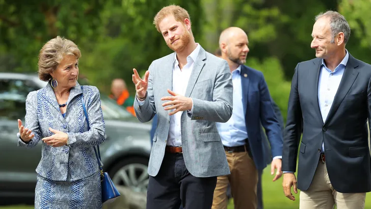 Zien: Prins Harry is in het land