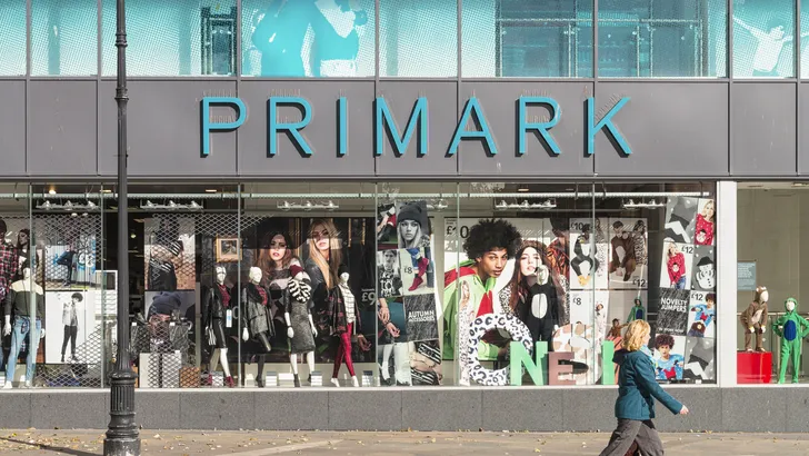 NVWA waarschuwt: Gevaarlijke chemische stoffen in Primark slippers aangetroffen