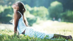 Vijf yoga oefeningen die je thuis kunt doen